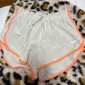 gray nike shorts//good condition